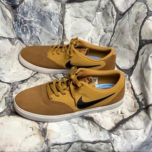 Nike sb leather tan and gold skate shoes size 12